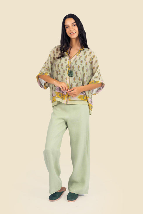 Short Shirt in printed cotton gauze with v-neckline