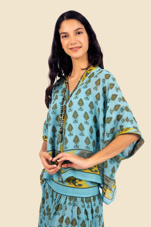 Short Shirt in printed cotton gauze with v-neckline