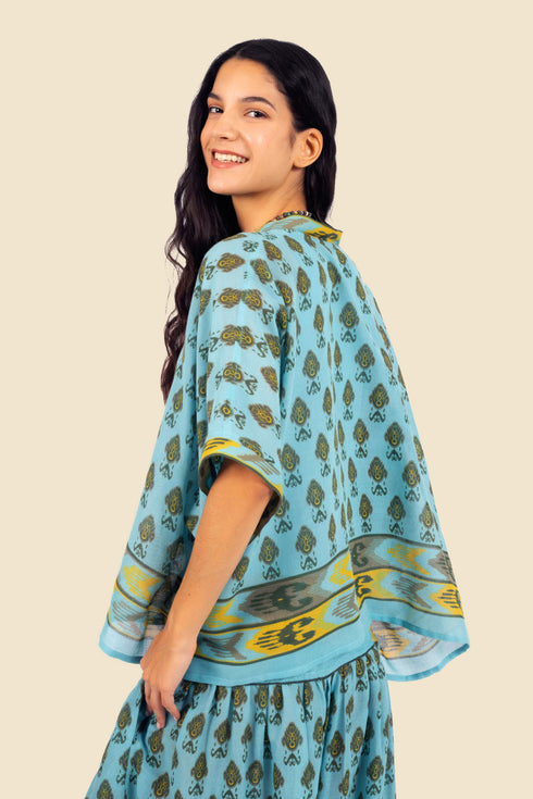 Short Shirt in printed cotton gauze with v-neckline