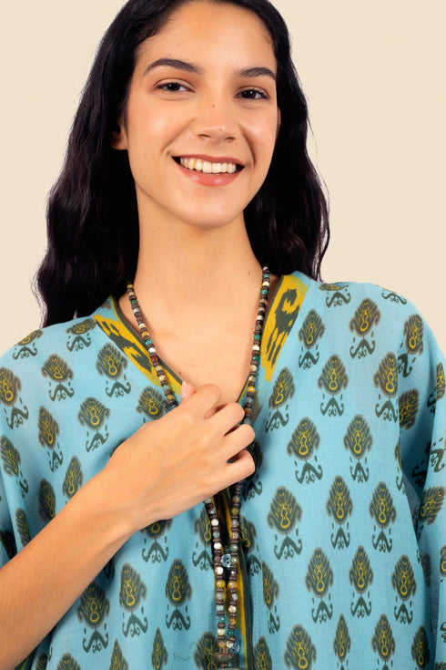 Short Shirt in printed cotton gauze with v-neckline
