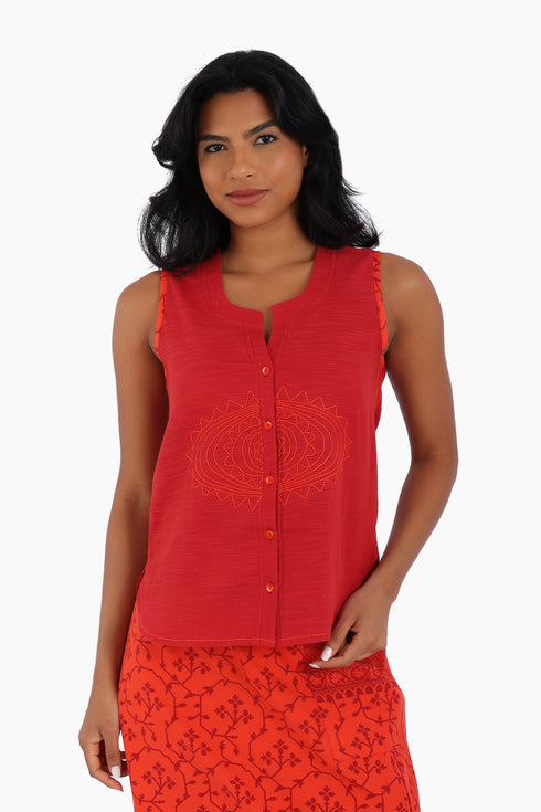 Embroidery short sleeveless top with round neckline