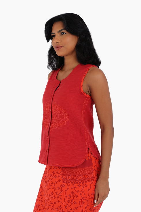 Embroidery short sleeveless top with round neckline