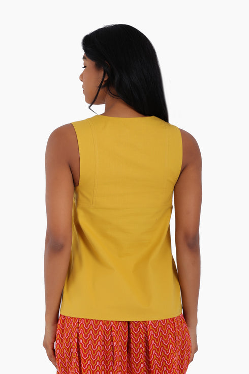 Sleeveless cotton top with round neckline