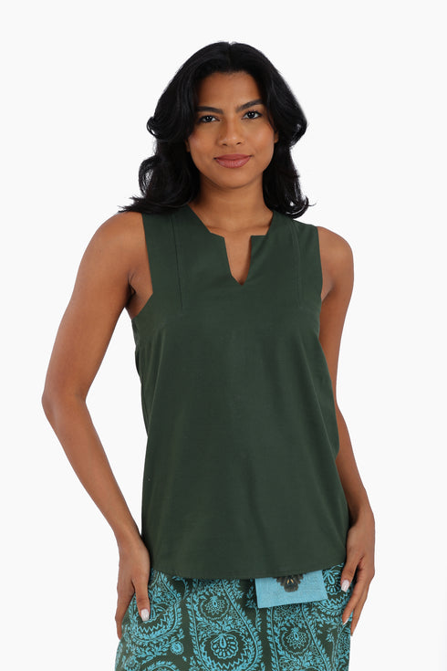 Sleeveless cotton top with round neckline