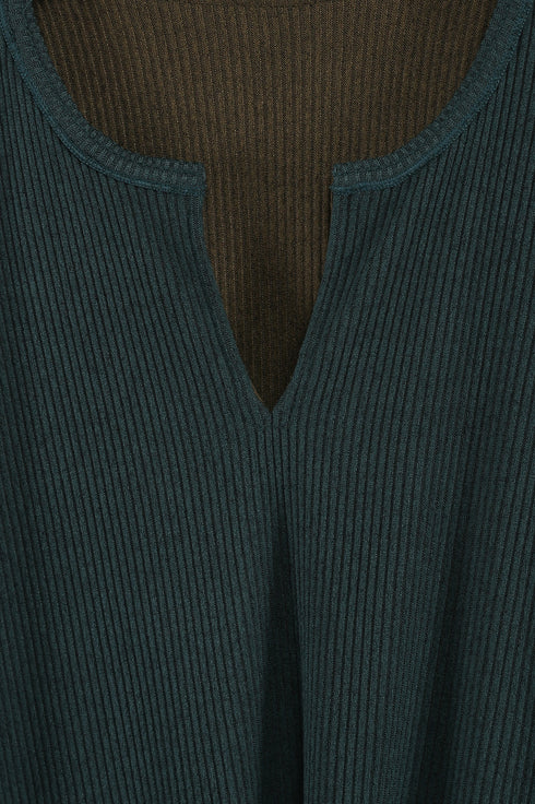 Oversized reversible top with long sleeves