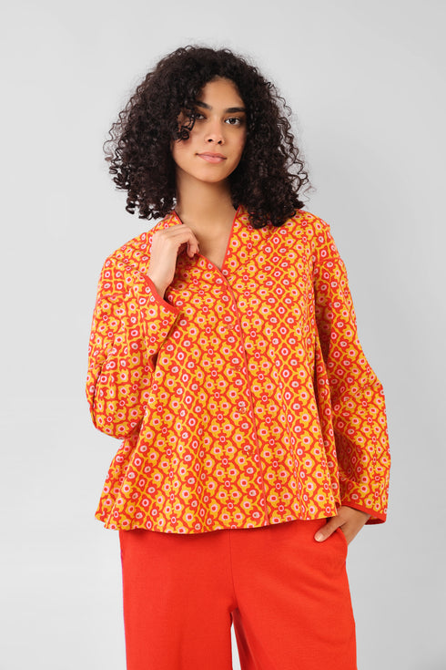 Shirt in printed cotton with button down