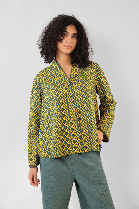 Shirt in printed cotton with button down