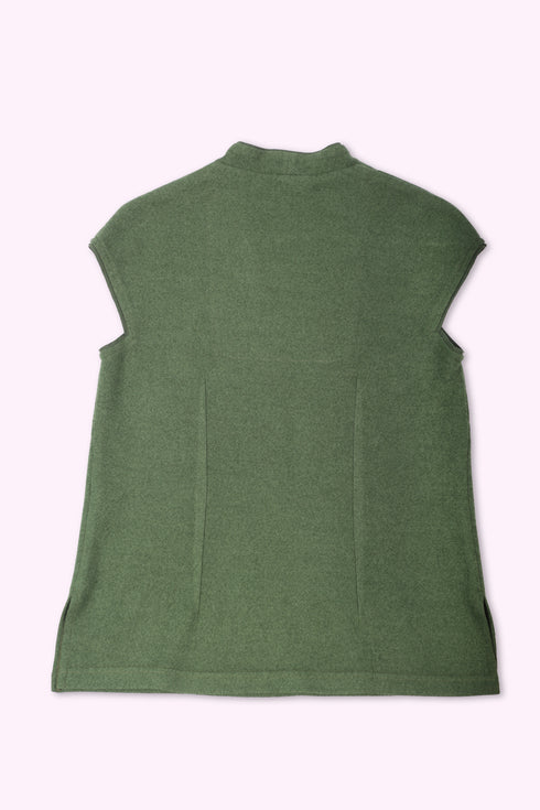 Sleeveless top with V neckline