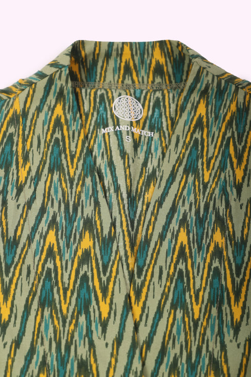 Sleeveless top in printed cotton with V neckline