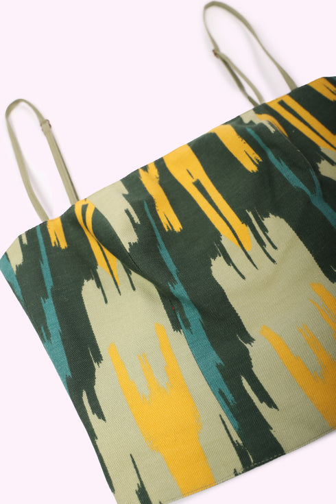 Short bustier with adjustable thin straps