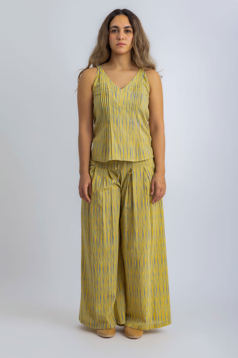 Printed cotton pleated sleeveless top