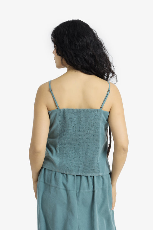 Fitted sleeveless top with adjustable straps