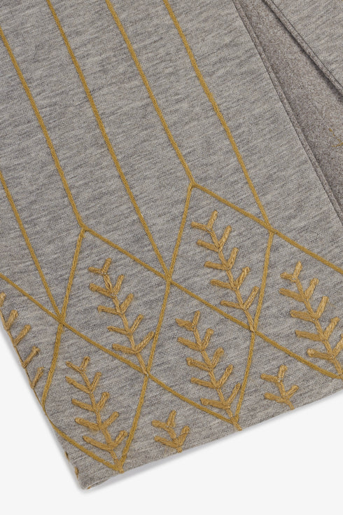 Embroidered short vest with wool yarn detailing