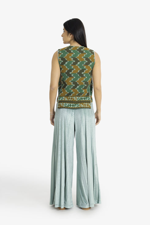 Quilted printed sleeveless cotton top with velvet piping