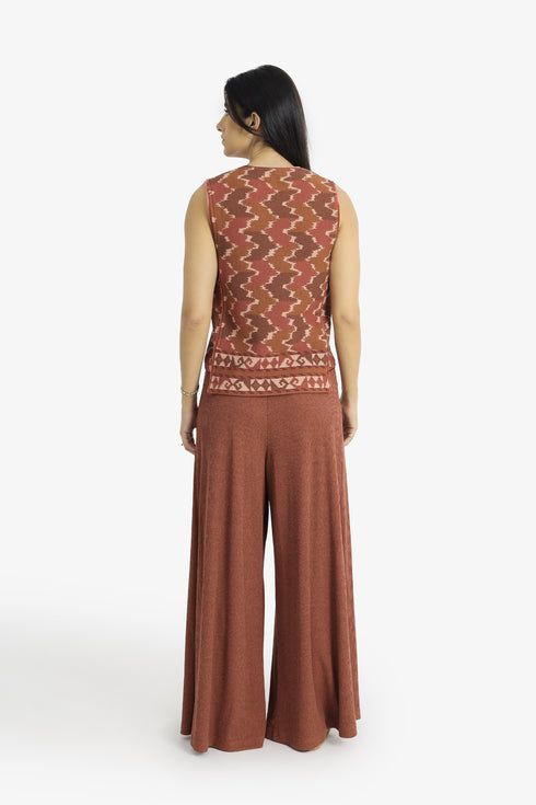 Quilted printed sleeveless cotton top with velvet piping