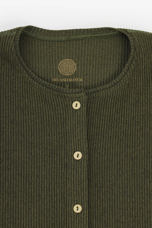 Ribbed button-front cardigan with round neckline