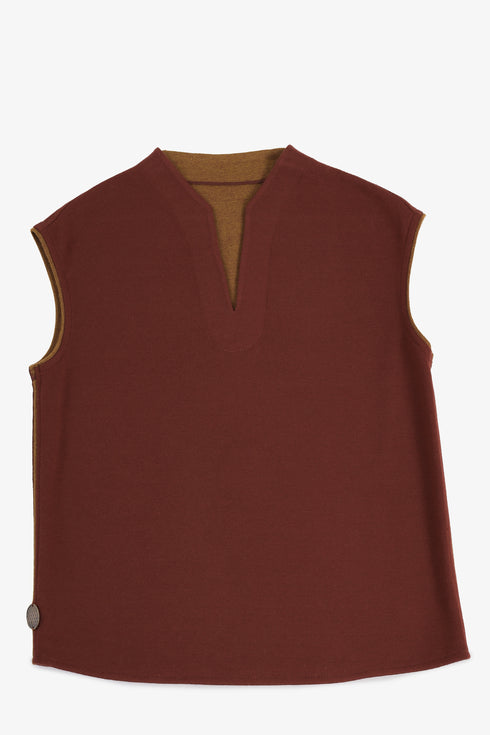 Reversible jacquard top with V neckline