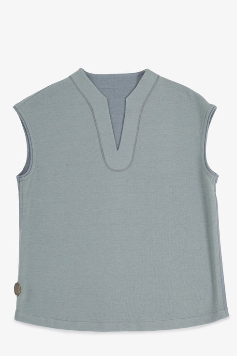 Reversible jacquard top with V neckline