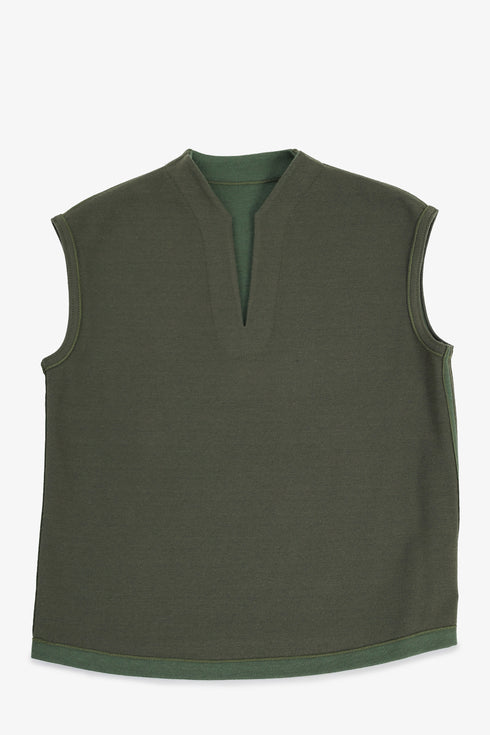Reversible jacquard top with V neckline