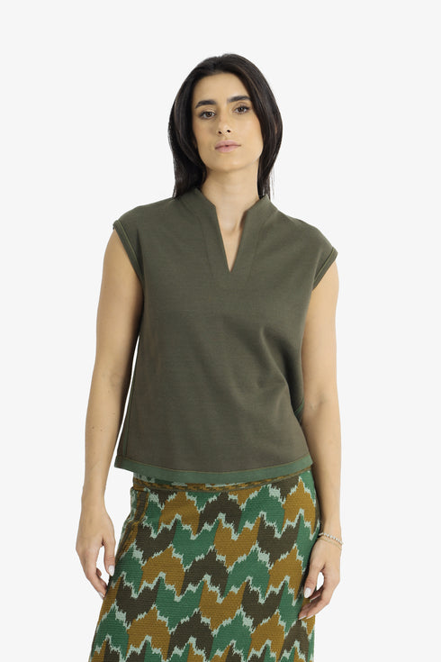 Reversible jacquard top with V neckline