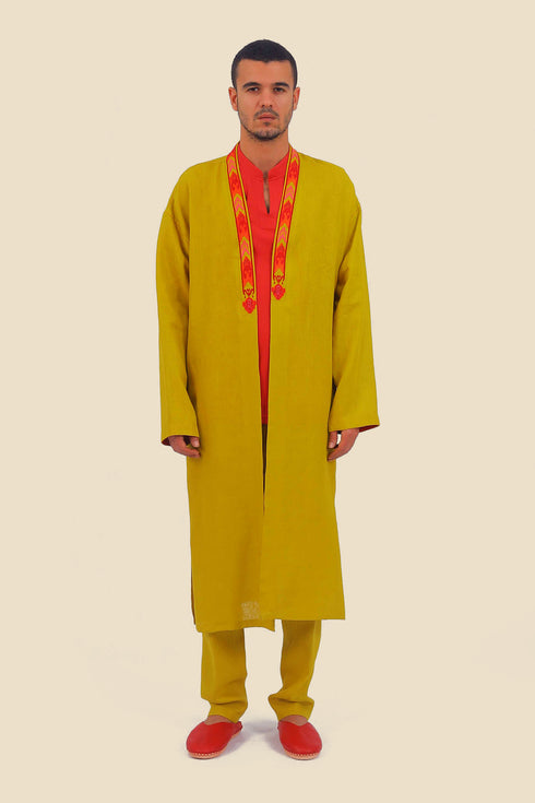 Embroidered coat in line with pockets