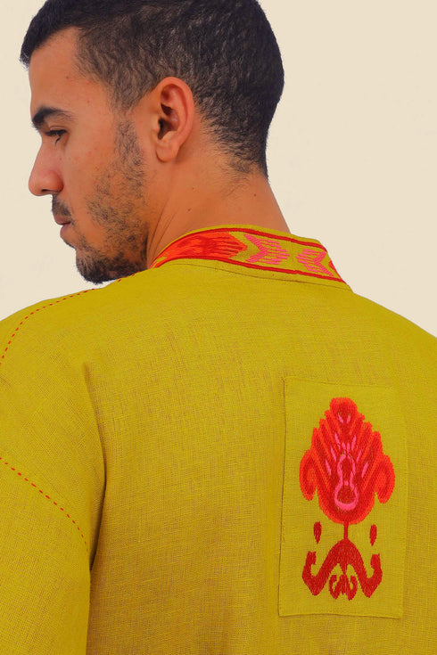 Embroidered coat in line with pockets