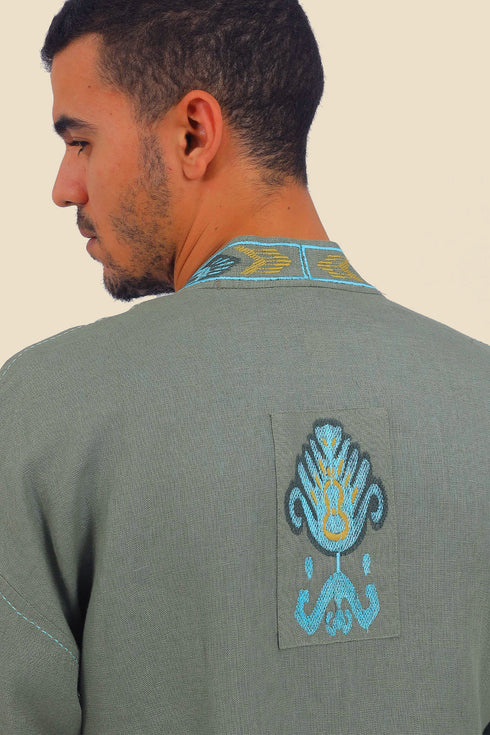 Embroidered coat in line with pockets