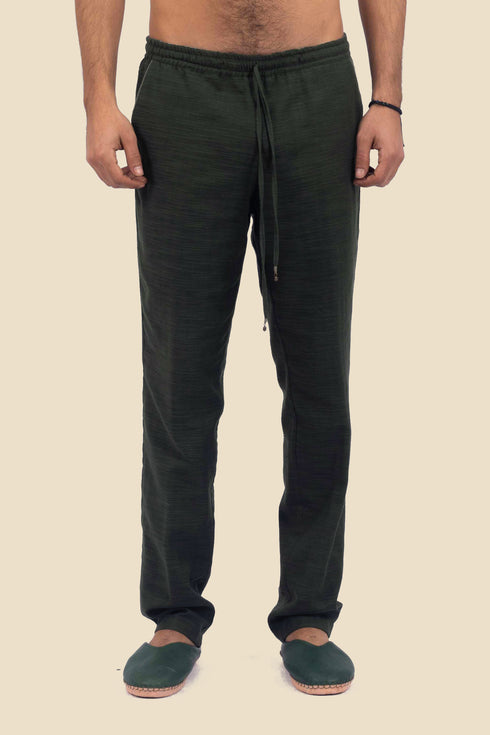 Straight leg cotton pants with elastic waistline and pockets