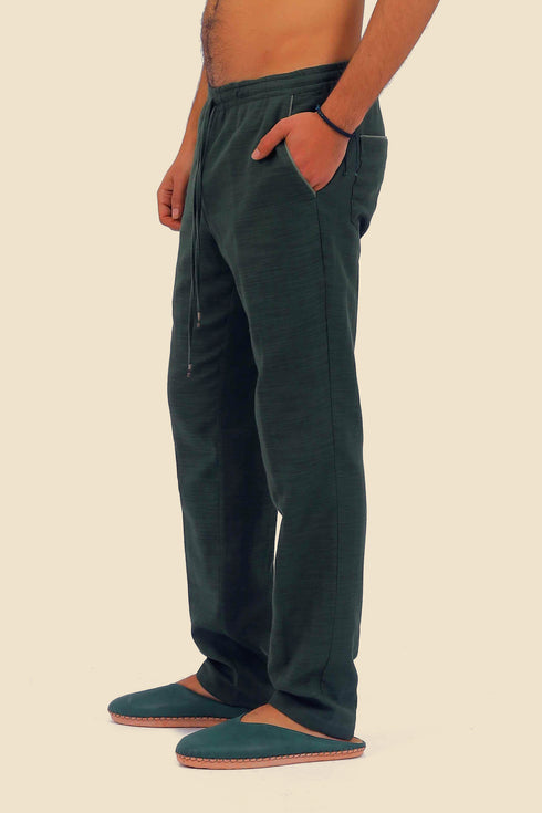 Straight leg cotton pants with elastic waistline and pockets
