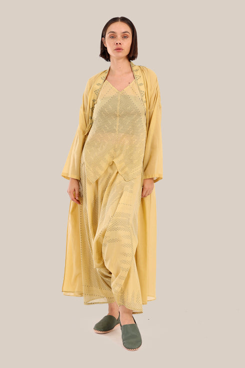 Embroidered long coat with pockets and front tie