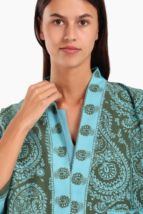 Loose fit jacket in printed cotton with side slits