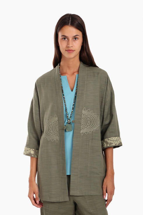 Embroidered short jacket in cotton with 3/4 sleeves