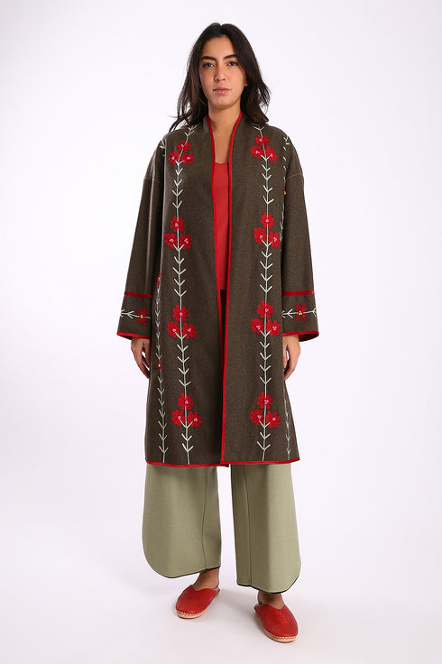 Short coat in wool with pockets