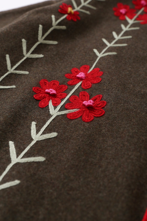 Short coat in wool with pockets