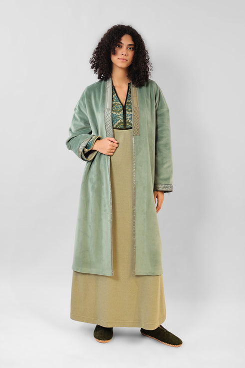 Short velvet milton coat with long sleeves and pockets