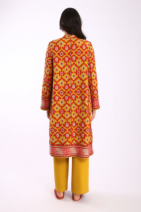 Midi coat  with v-neckline and pockets