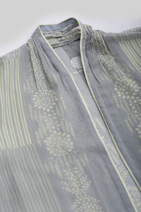 Coat in light printed cotton voile with pockets