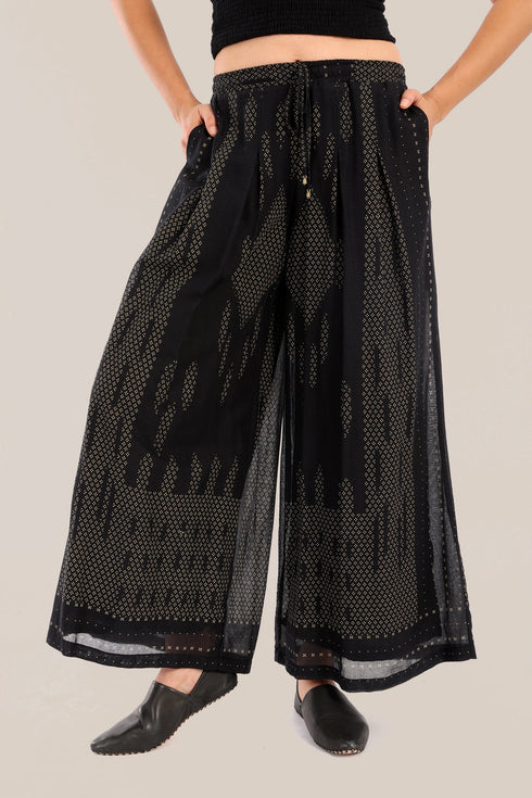 Wide leg pants with pleats