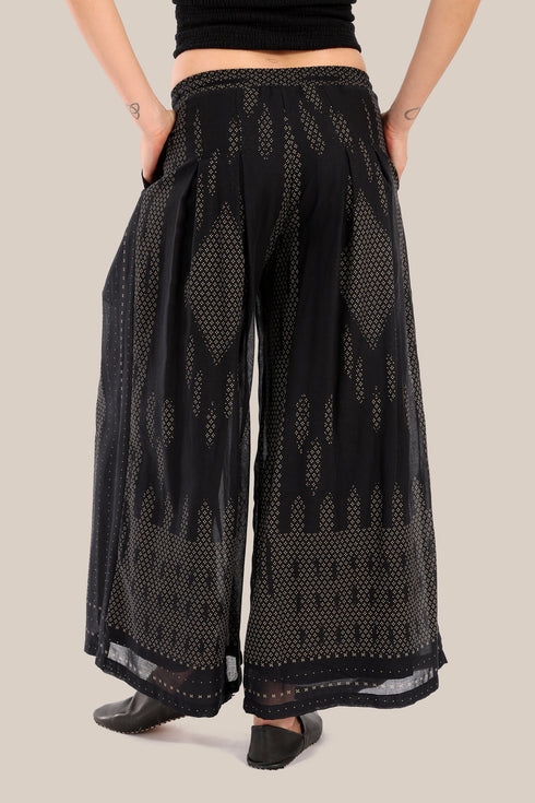 Wide leg pants with pleats