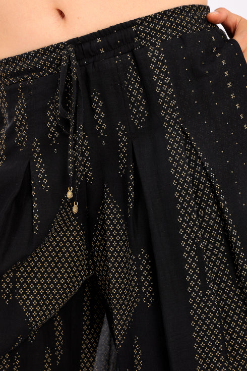 Wide leg pants with pleats