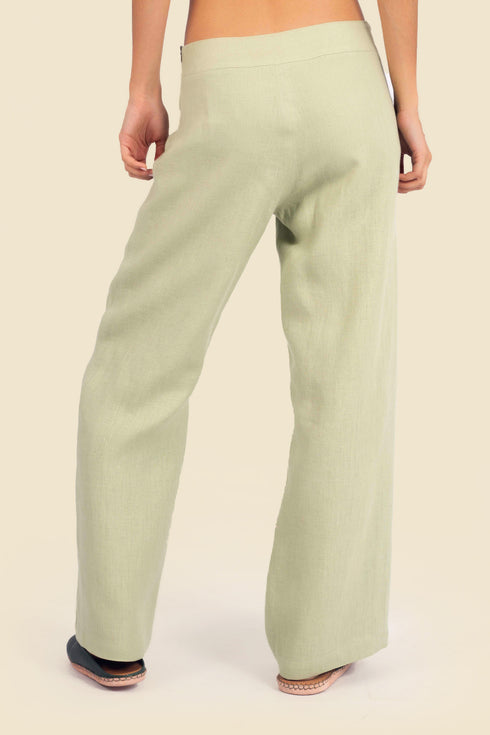 Wide leg pants in linen