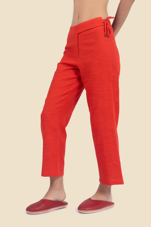 Fitted cropped pants in cotton slub with elastic waistline