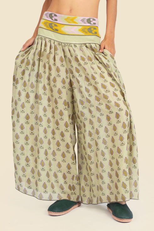 Super wide leg pants in printed cotton gauze with pockets