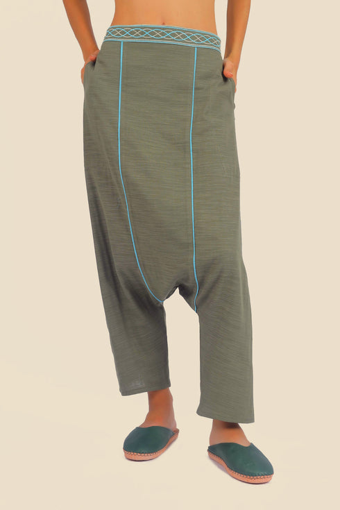 Harem pants in cotton with embroidered waistline