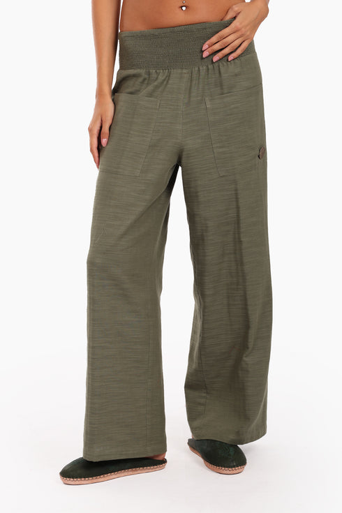 Wide leg pants in cotton with two front patch pockets