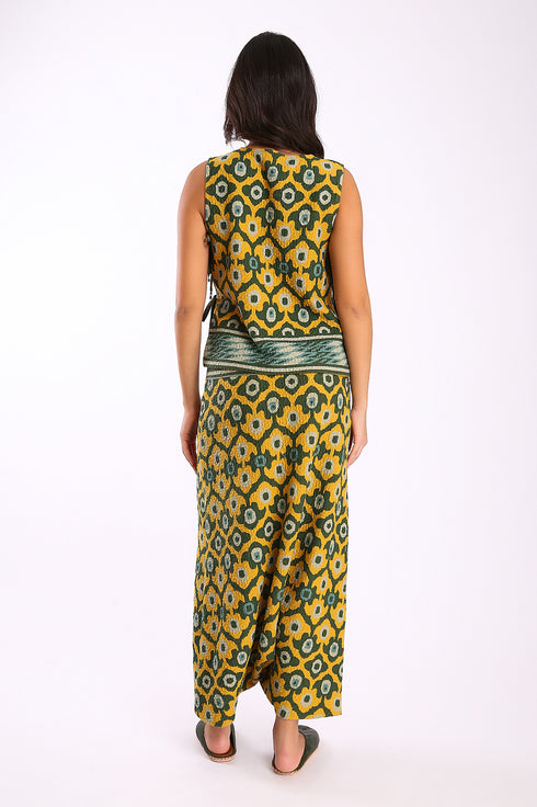 Harem pants with elastic waist and one front pocket