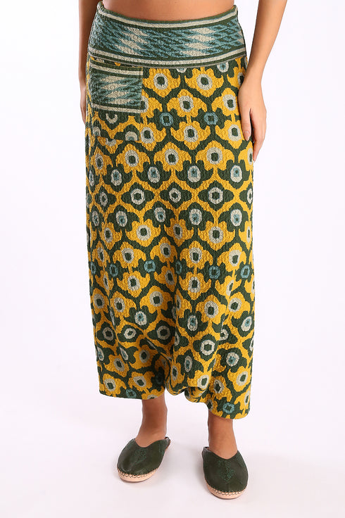 Harem pants with elastic waist and one front pocket