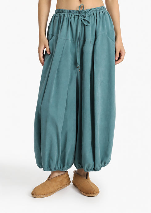 Balloon pants with pleats and drawstring waist