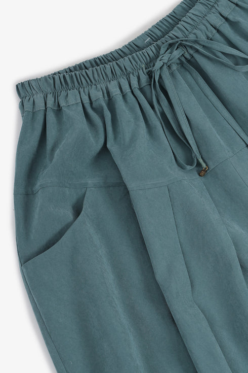 Balloon pants with pleats and drawstring waist