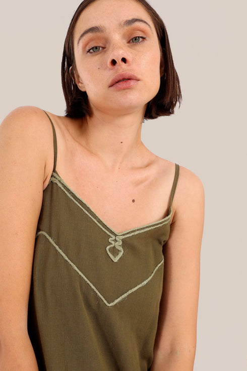 Embroidered long sleeveless dress with pockets